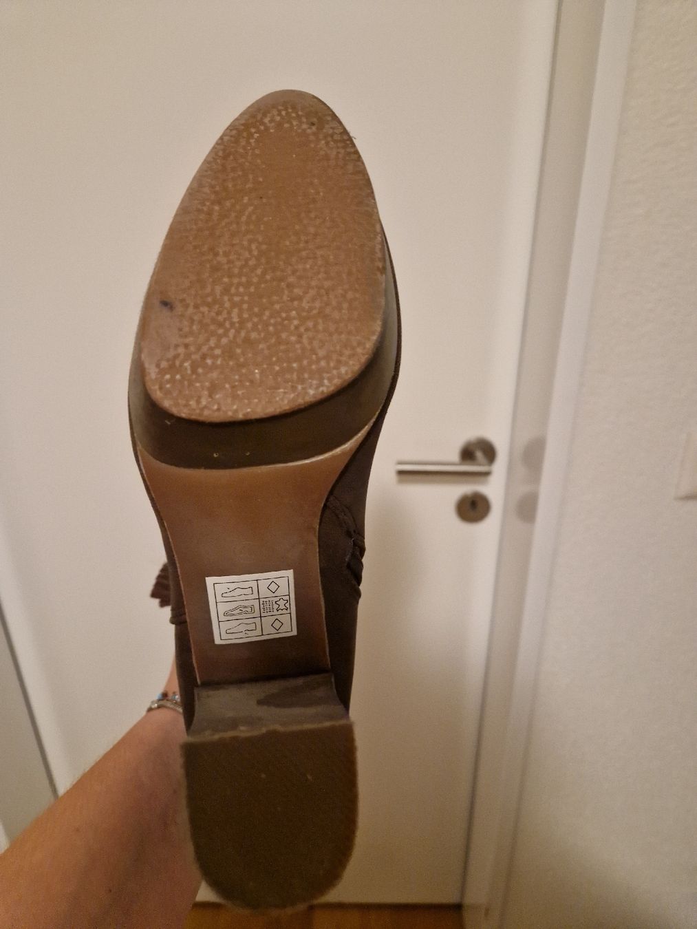 Scarpe da donna: Stiefel mit Absätzen grösse 40 – Usato da Sursee venduto da saj_5rfk 1