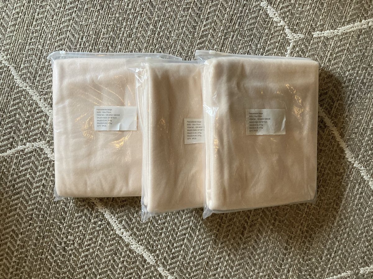 Coperte: Fleece Decken (3Stck) apricot-beige – Nuovo e nell'imballaggio originale da Stäfa venduto da Gian-S 1