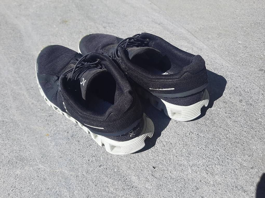 Chaussures femmes: ON Turnschuhe Gr 38.5 – D'occasion à Langenthal par Swissrunner 2