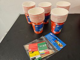 Neu - 5x 8Stk. Becher Schweiz 1x Fahnen (Verp. Beschädigt)
