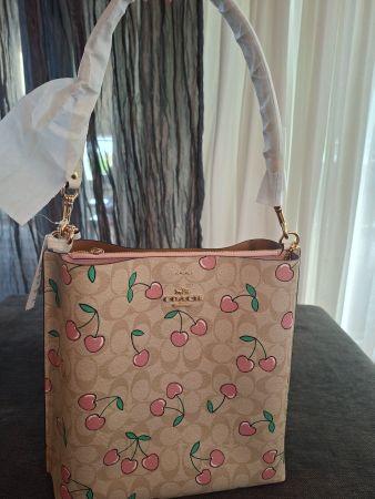 Coach Bag – Cherry: Special  Edition – Neu und ungetragen