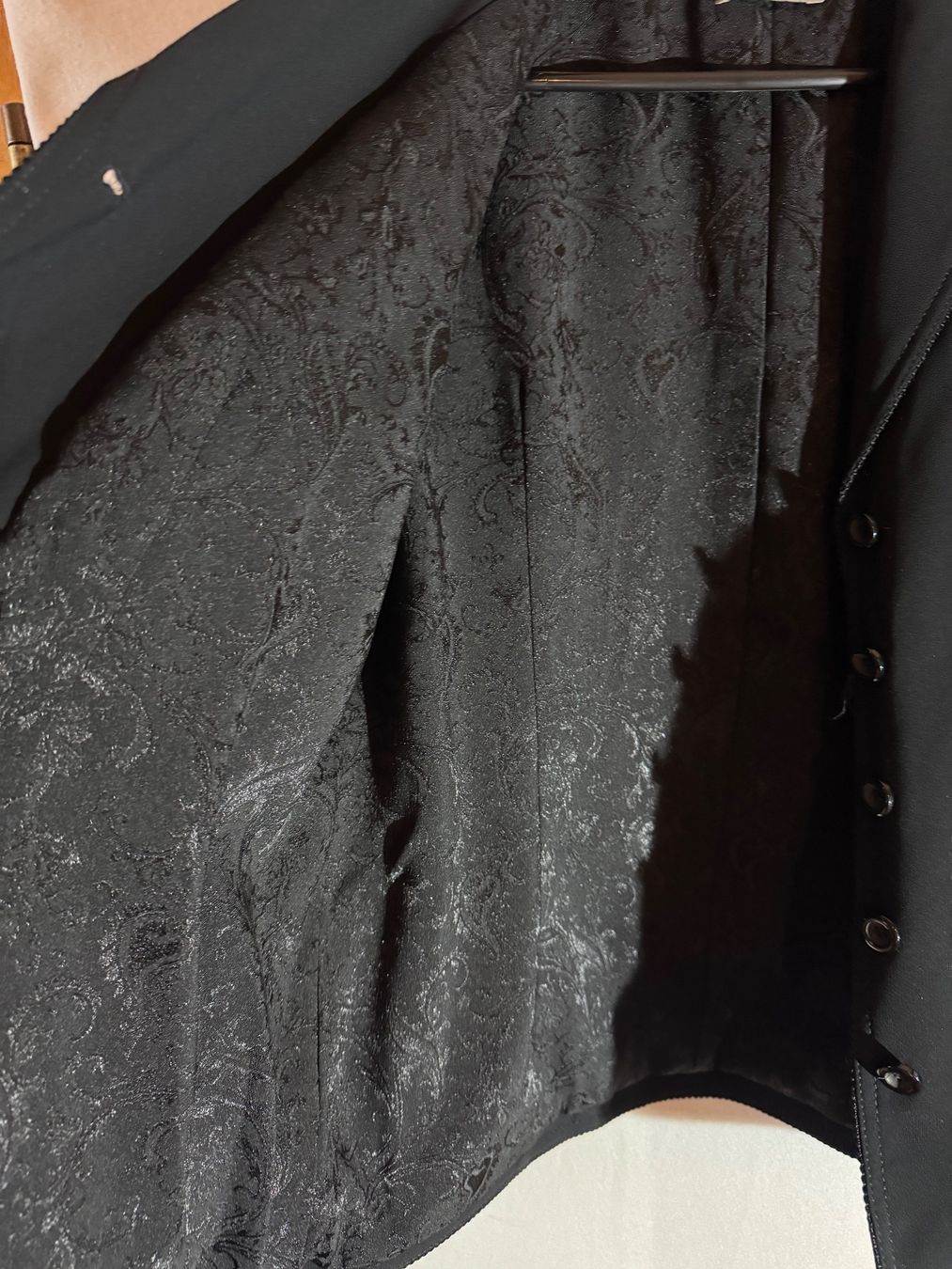 Giacche: Schwarzer Blazer von Queensway Gr. 42 – Usato da Grosswangen venduto da second_hand_dress 7