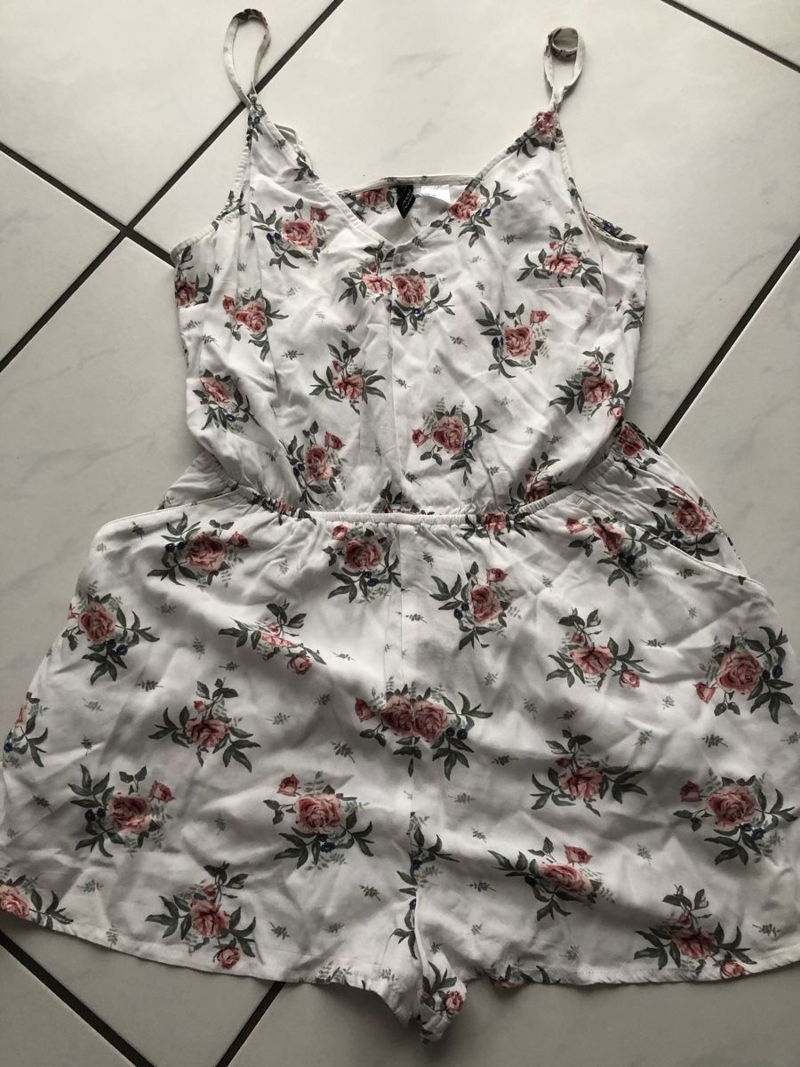 H&M Tute: Jumpsuit H&M, Gr. 38, Blumenmuster – Usato da Siebnen venduto da Rowiron