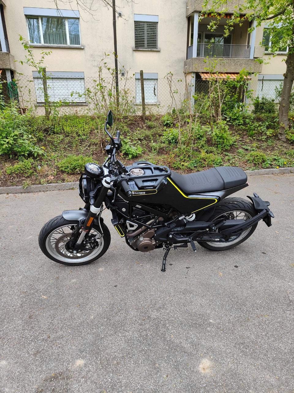 Husqvarna Strada: Husqvarna Svartpilen 401 – Usato da Oberentfelden venduto da Ecofive 4