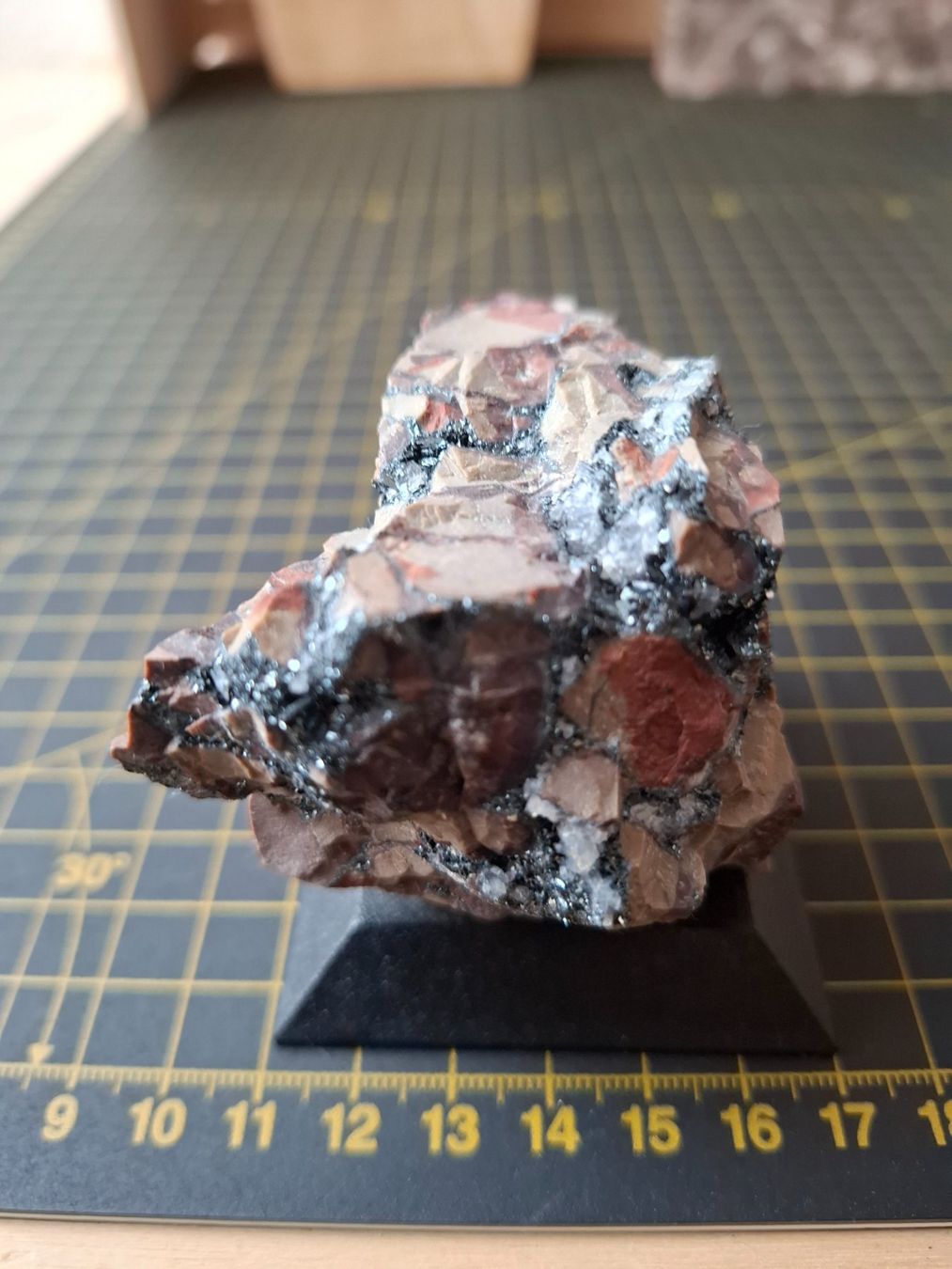 Minerali & Pietre curative: Hämatit -Elsass – Usato da Zwieselberg venduto da Halifaxmendusli 1