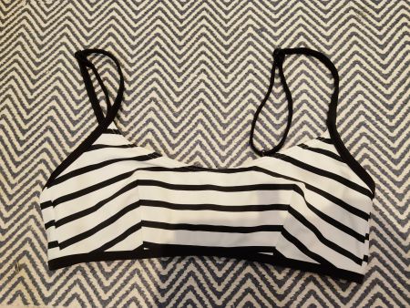 Bikini Oberteil gestreift Grösse 40 neuwertig