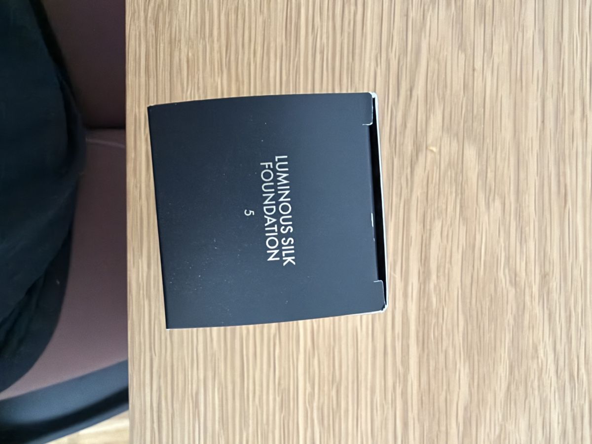 Armani Make-up: ARMANI LUMINOUS SILK FOUNDATION 5 – Nuovo (secondo la descrizione) da Oberägeri venduto da ser_7lss 2