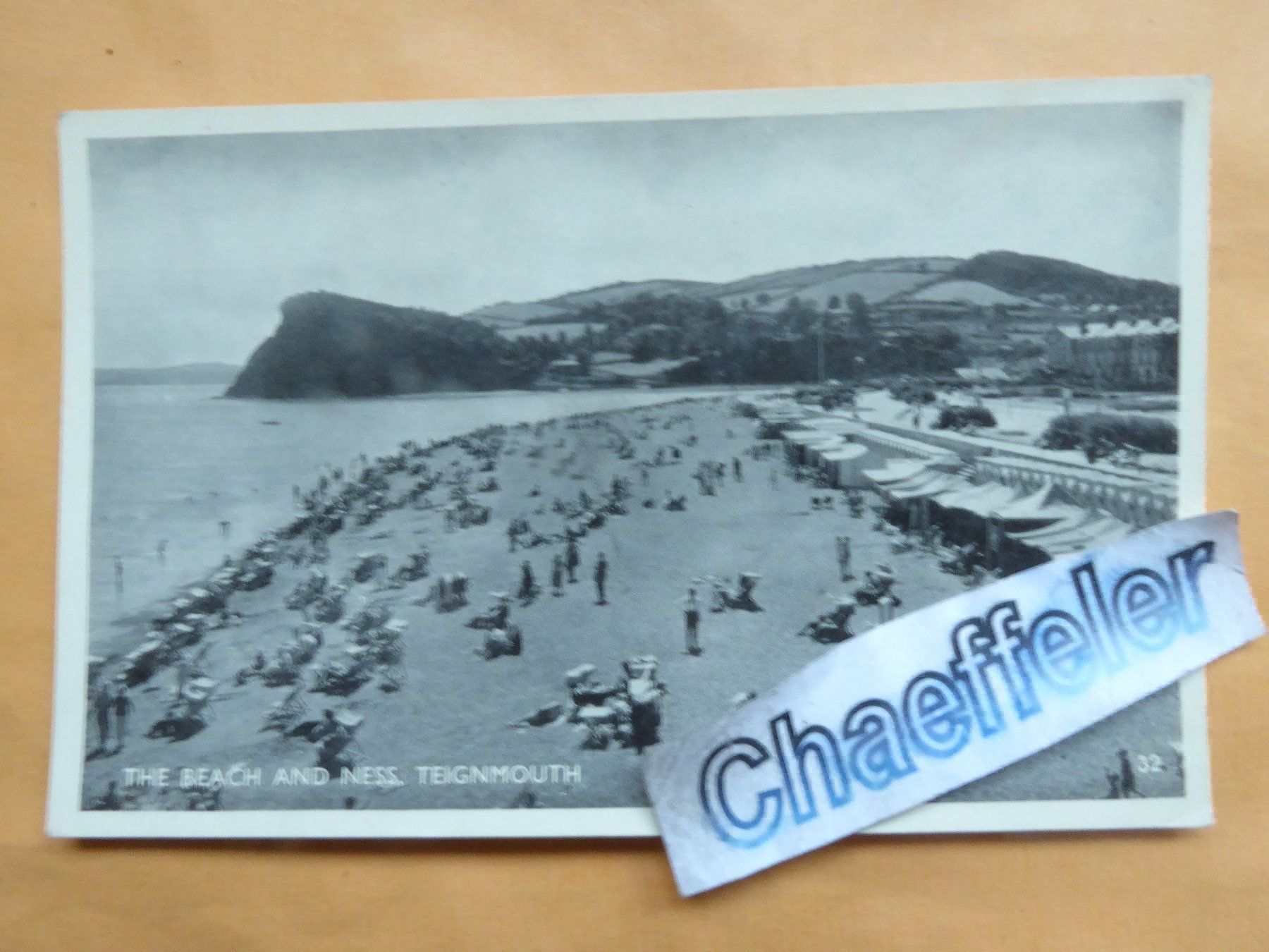 Ansichtskarten: The Beach and Ness, Teignmount – Gebraucht aus Zürich von Chaeffeler