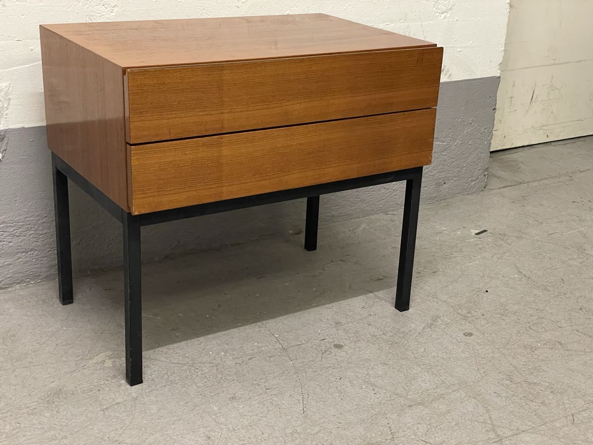 Commodes: Vintage kommode/sideboard mit 2 schubladen & metallfüsse – D'occasion à Zürich par Vintage-1993 5