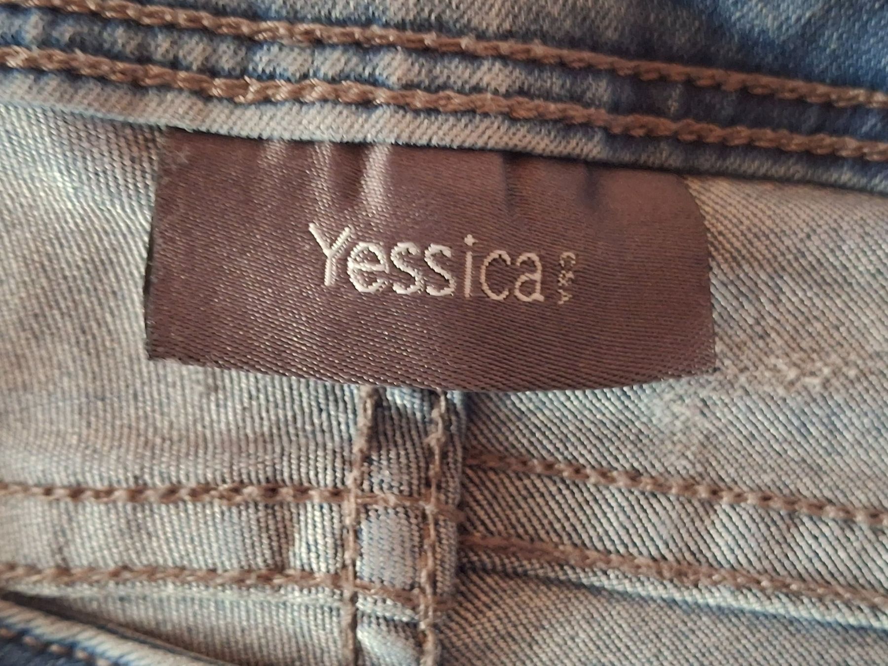 C&A Jeans: Pantalon jeans taille 34 marque C&A 65% coton – Gebraucht aus Villiers von san_jn5w 3