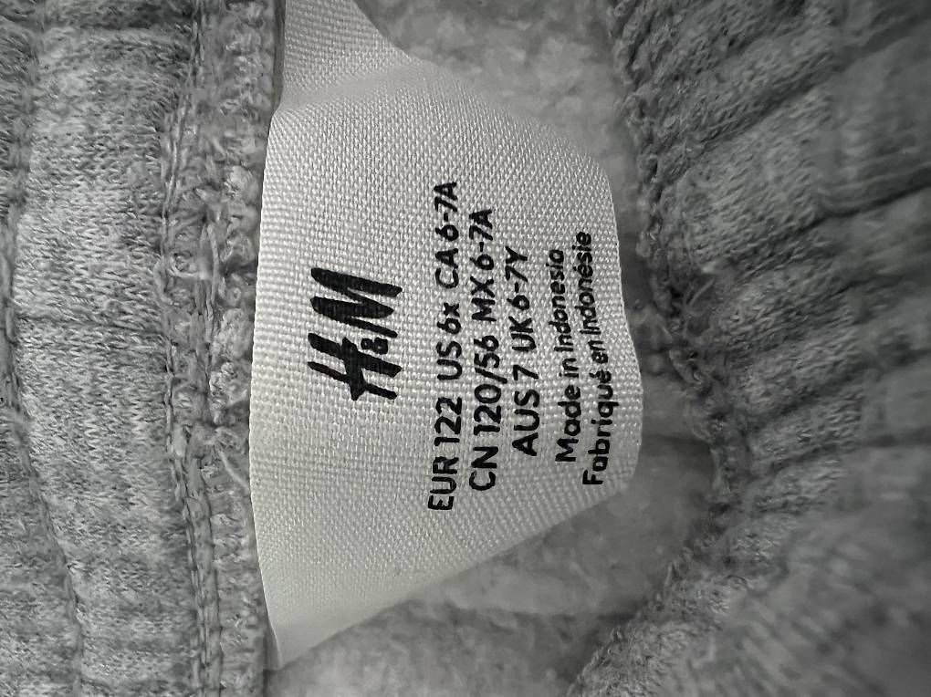Pantaloni: Trainerhose hellgrau Grösse 122 – Usato da St. Niklausen LU venduto da Mimmi86 3