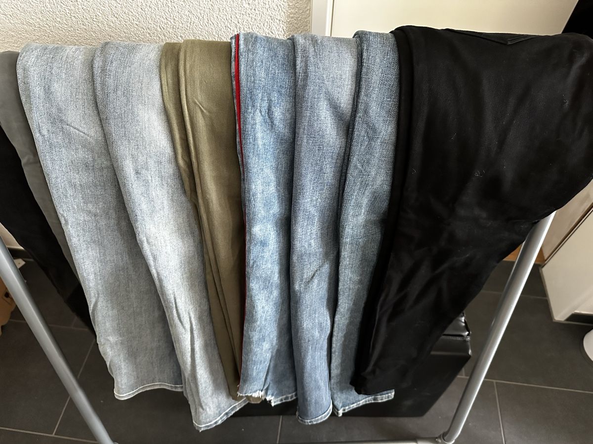 Jeans: Jeans Hosen  – D'occasion à Winterthur par Frangello