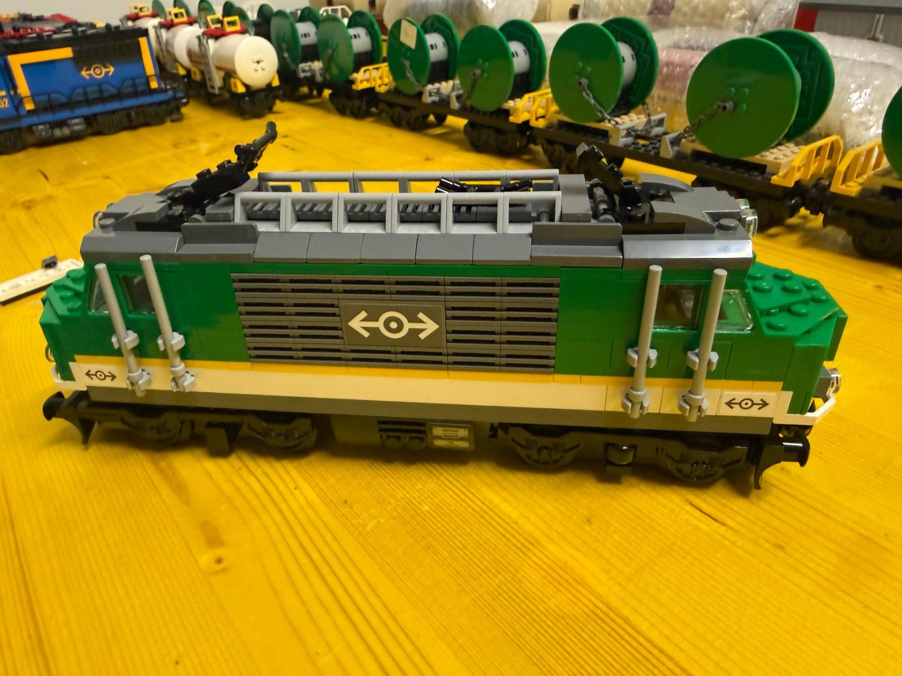 Lego Spielzeuge: LEGO Güterlokomotive 60197 – Gebraucht aus Giswil von Raglauna