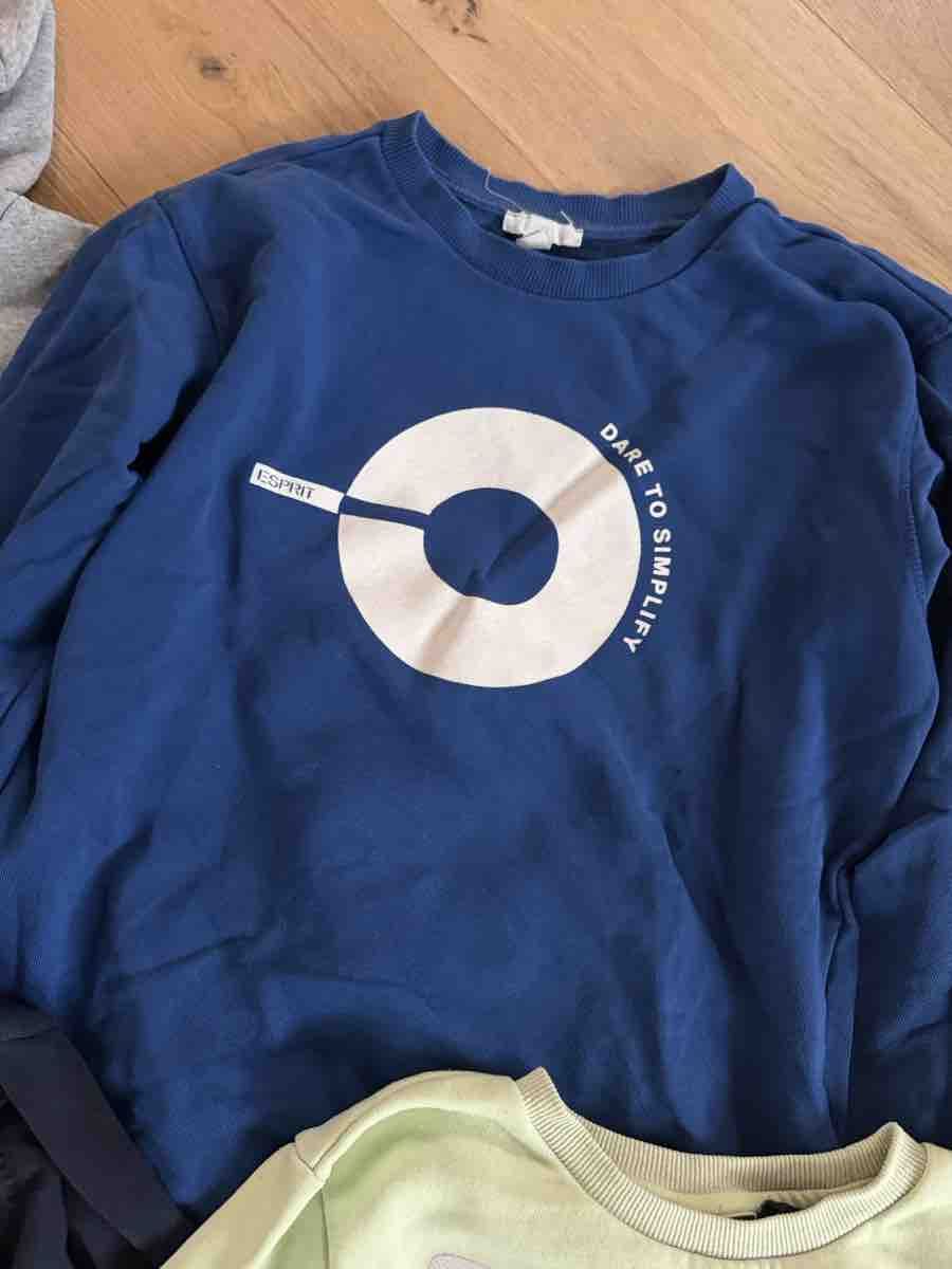 Lotti & Set di vestiti: Kleiderpaket Jungen Grösse 152 Pullover – Usato da Rupperswil venduto da Srfrick 1