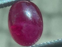 RUBIN (H)  Cabochon  pinkish / rot  oval   1.05cts   Burma