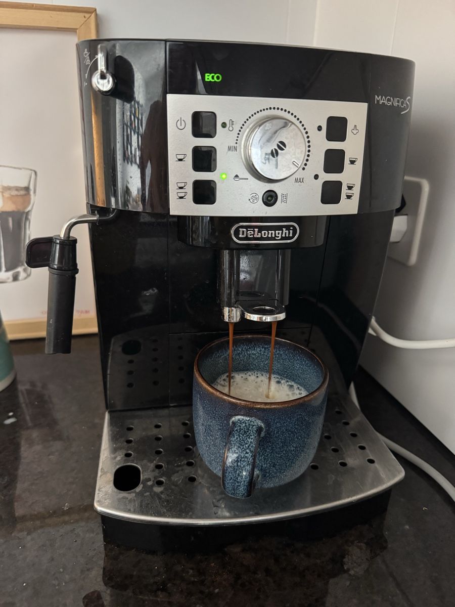De'Longhi Kaffeemaschinen & Espressomaschinen: De Longhi Magnifica S – Gebraucht aus Zürich von cme_w7xd 3