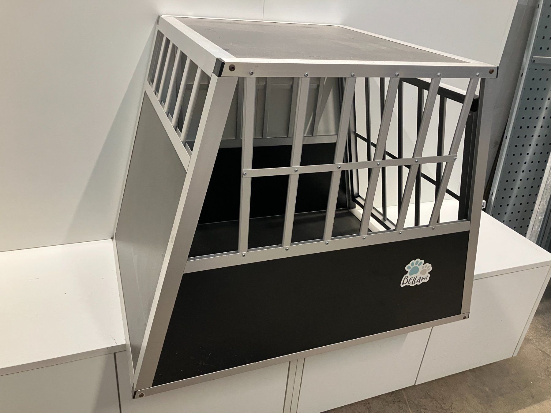 Cages, transport & sécurité: gebr. Hunde Transport Käfig / Box ab 1.- – D'occasion à Lichtensteig par Buy24International 1