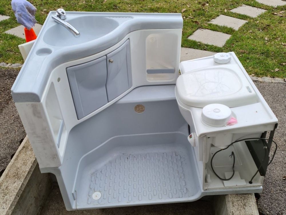 WC et garnitures de douche pour caravane Kaufen auf Ricardo