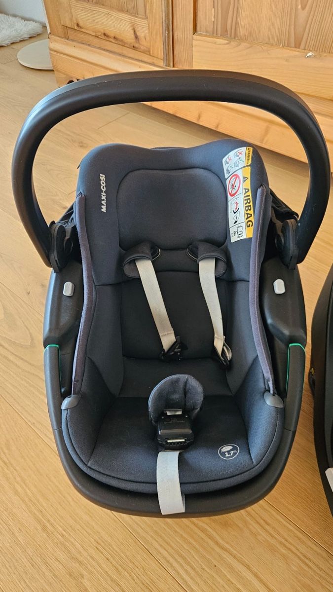 Maxi-Cosi Sièges auto: Maxi-Cosi Babyschale mit Isofix Station  – D'occasion à Lampenberg par SuisseStore 2