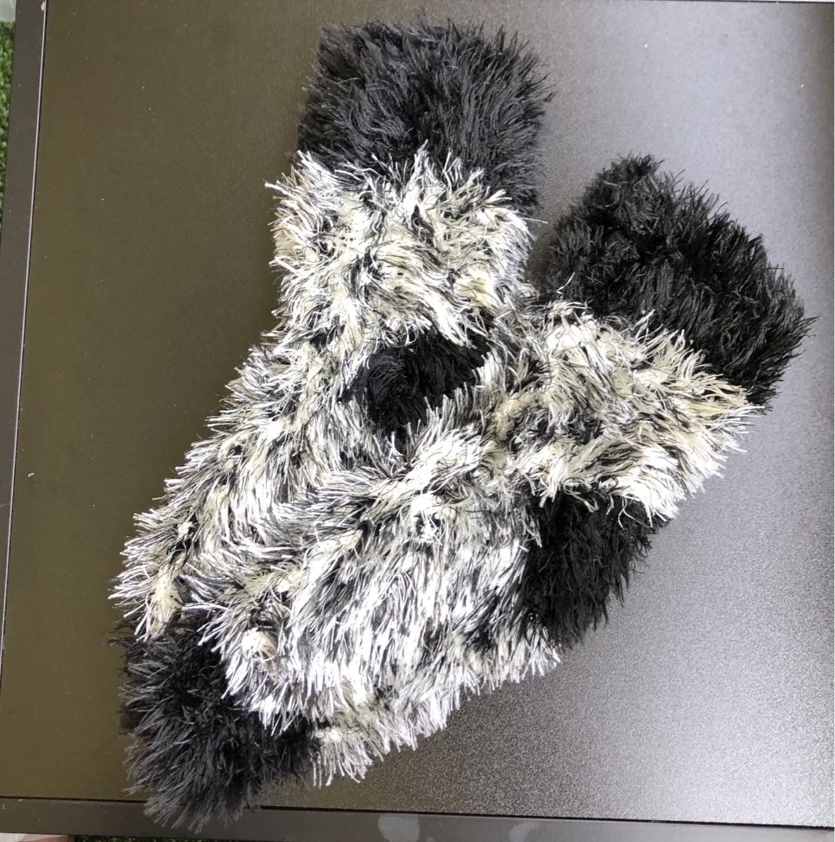 Calze: FusslSocken Felloptik schwarz-weiss Grösse 36-38 – Nuovo (secondo la descrizione) da St.Gallen venduto da nitka.