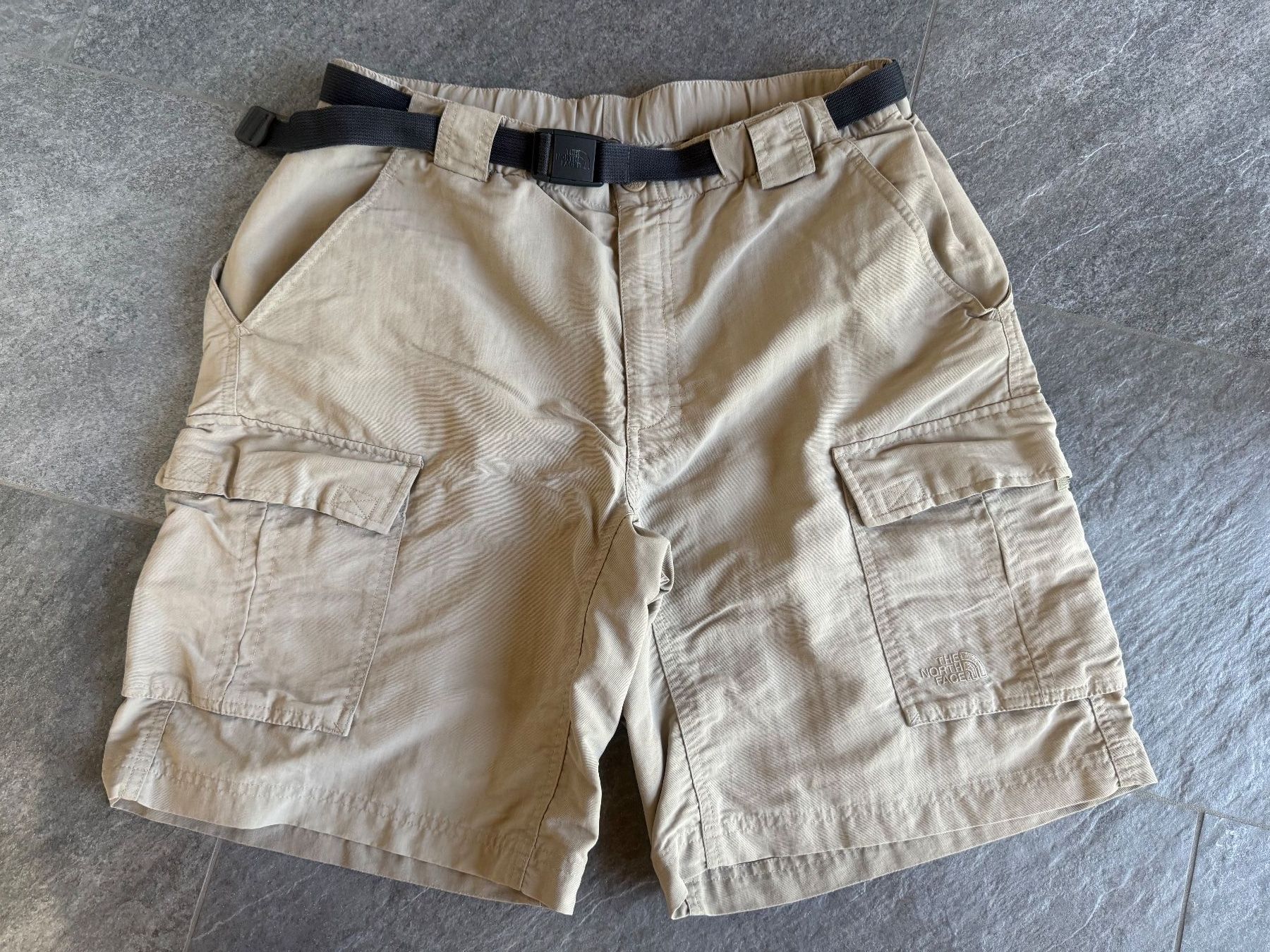 North Face Hosen: North Face Shorts – Gebraucht aus Wilderswil von floh1969
