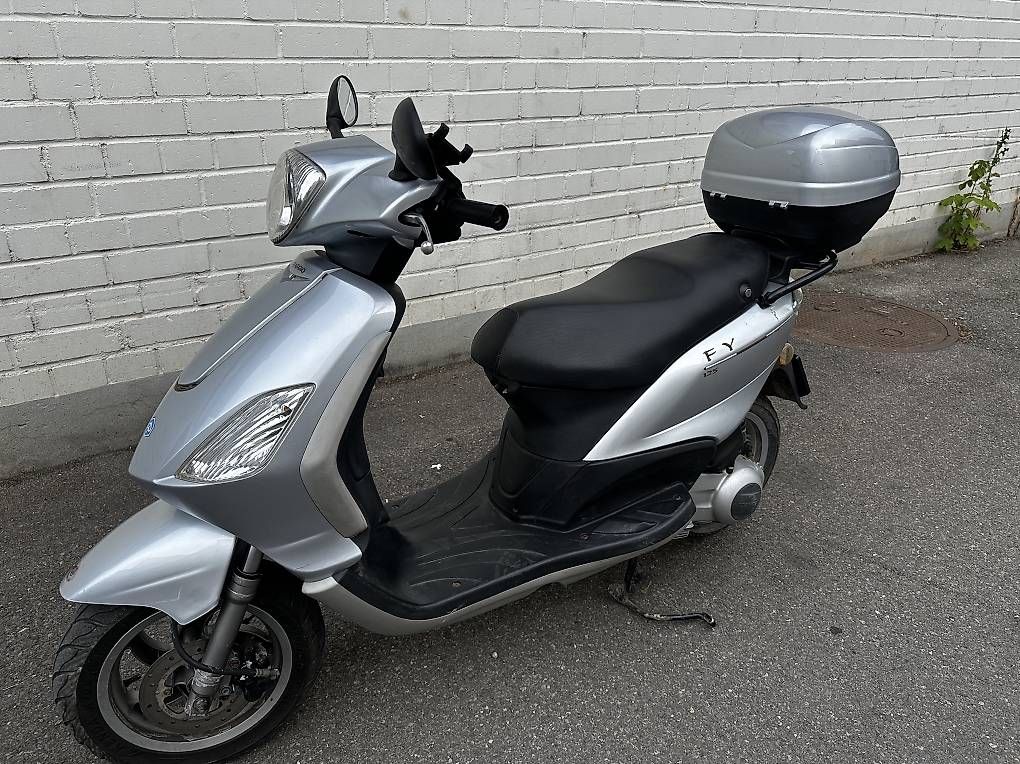Scooter: Piaggo Fly 125ccm ab mfk – Usato da Seon venduto da Spoenipower 1