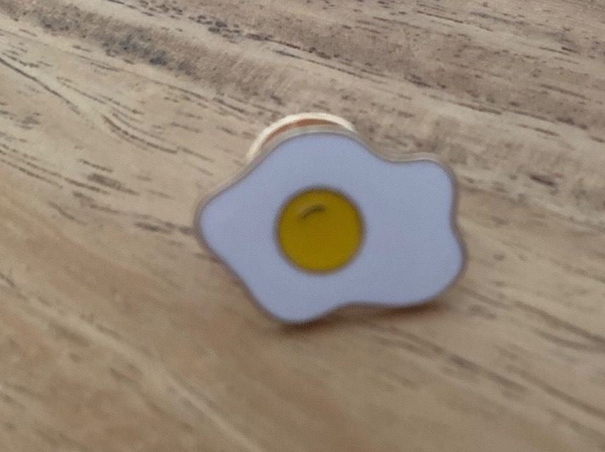 Broches & Aiguilles: Pin  Spiegelei – Neuf avec emballage d'origine à Geneve par vane267