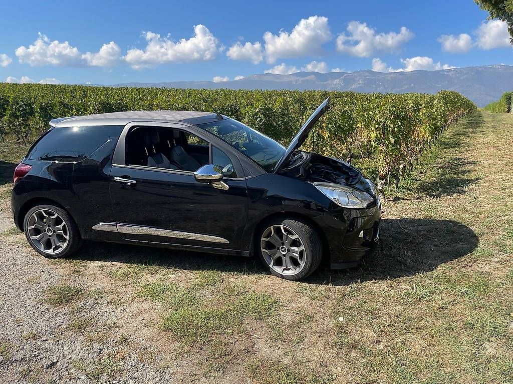 Automobili: DS3 CABRIOLET 1.6 ESSENCE  2013 – Usato da Vouvry venduto da ebo_v2f8 1