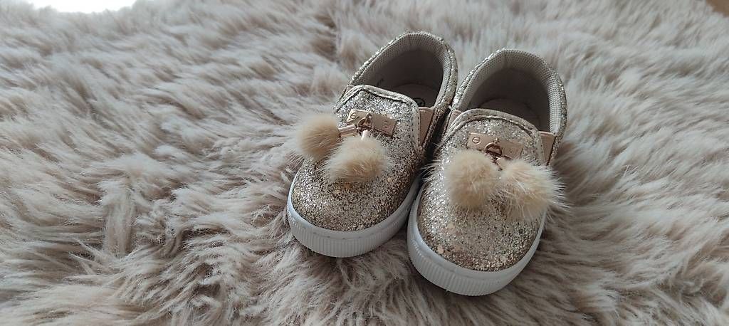 Scarpe per ragazze: Wunderschöne Mädchenschuhe - Grösse 24 – Nuovo e nell'imballaggio originale da Teufenthal AG venduto da Agnieszka93 1