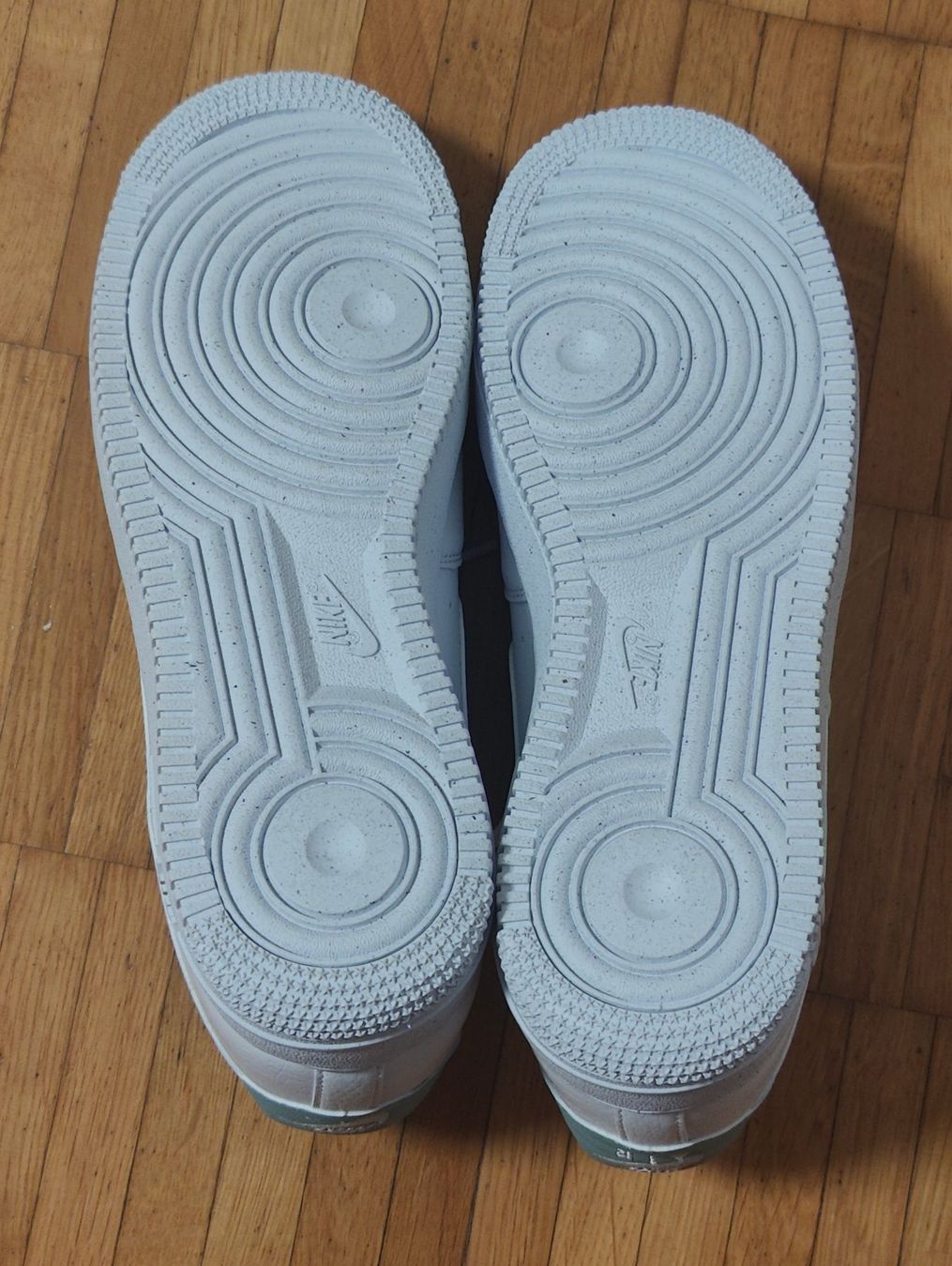 Nike Scarpe da uomo: Nike Air Force 1 – Nuovo (secondo la descrizione) da Jona venduto da Curtis90 4