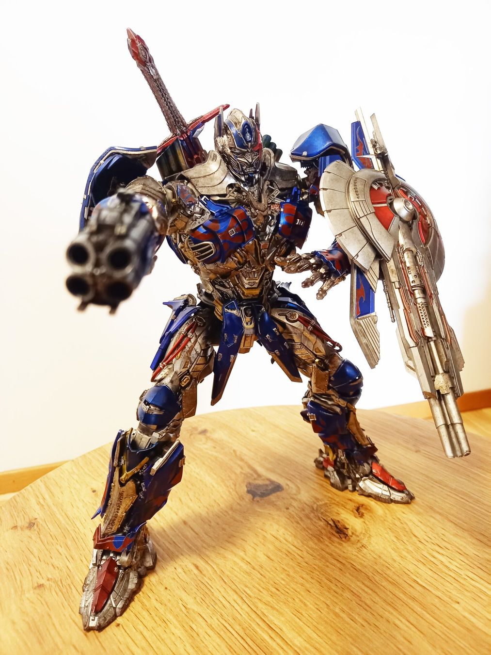 Hasbro Statuette: Threezero DLX Transformers Nemesis Prime The Last Knight – Nuovo (secondo la descrizione) da Caslano venduto da mecha_gundam 2