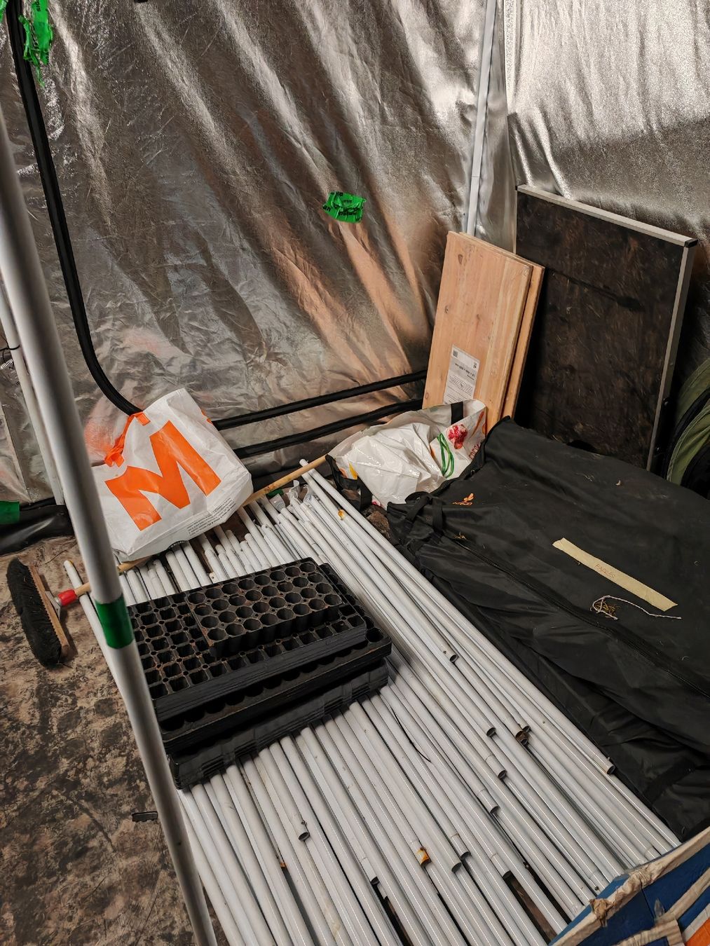 Growbox Sonstiges: Grow CBD Anzucht Material komplett! – Gebraucht aus Diepflingen von KellerAuktionen 1