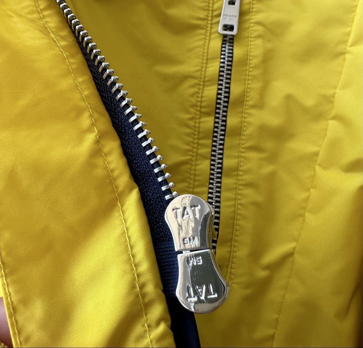 Prada Giacche: Bright Yellow Prada Milano Lightweight Jacket - Size 42 – Usato da Zürich venduto da megastored 5