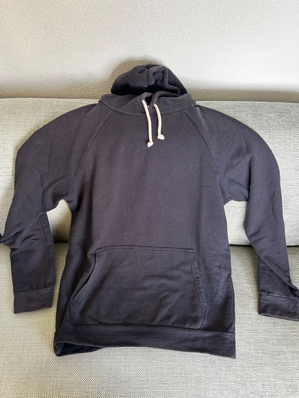 Maglioni & Felpe: Pull Visitor bleu gris marine, taille M – Usato da Steckborn venduto da DavidLM 1