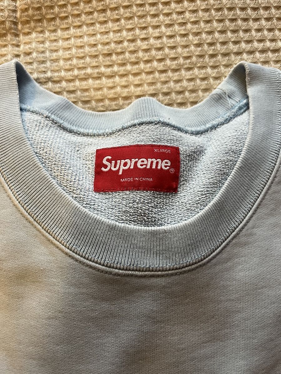 Pulls & Sweat-shirts: Supreme Crewneck, Himmelblau – D'occasion à Roggwil BE par NYRF 2