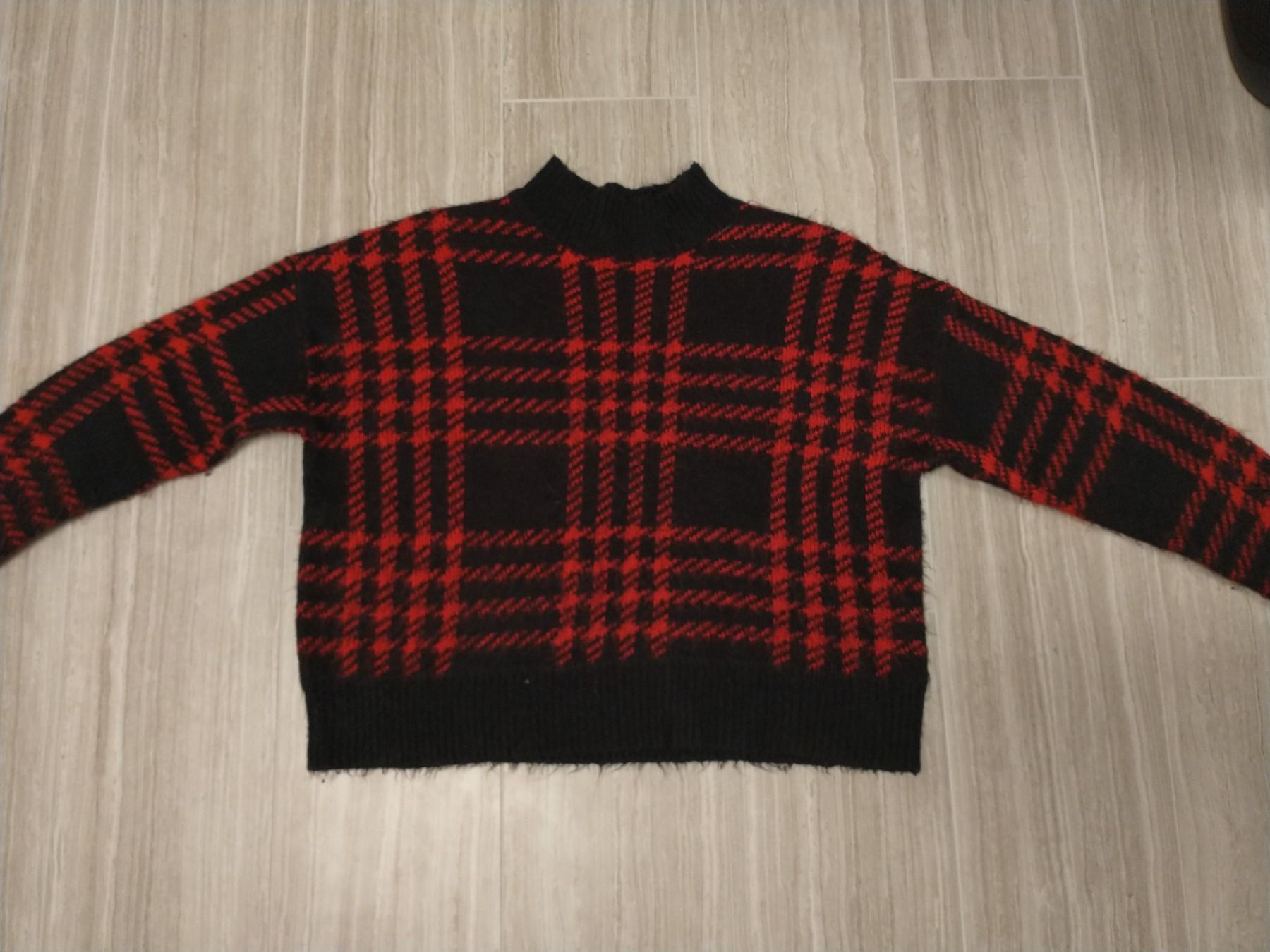 Maglioni & Felpe: Pull rouge-noir à carreaux taille S – Usato da Ecublens FR venduto da ame_y8tq 1