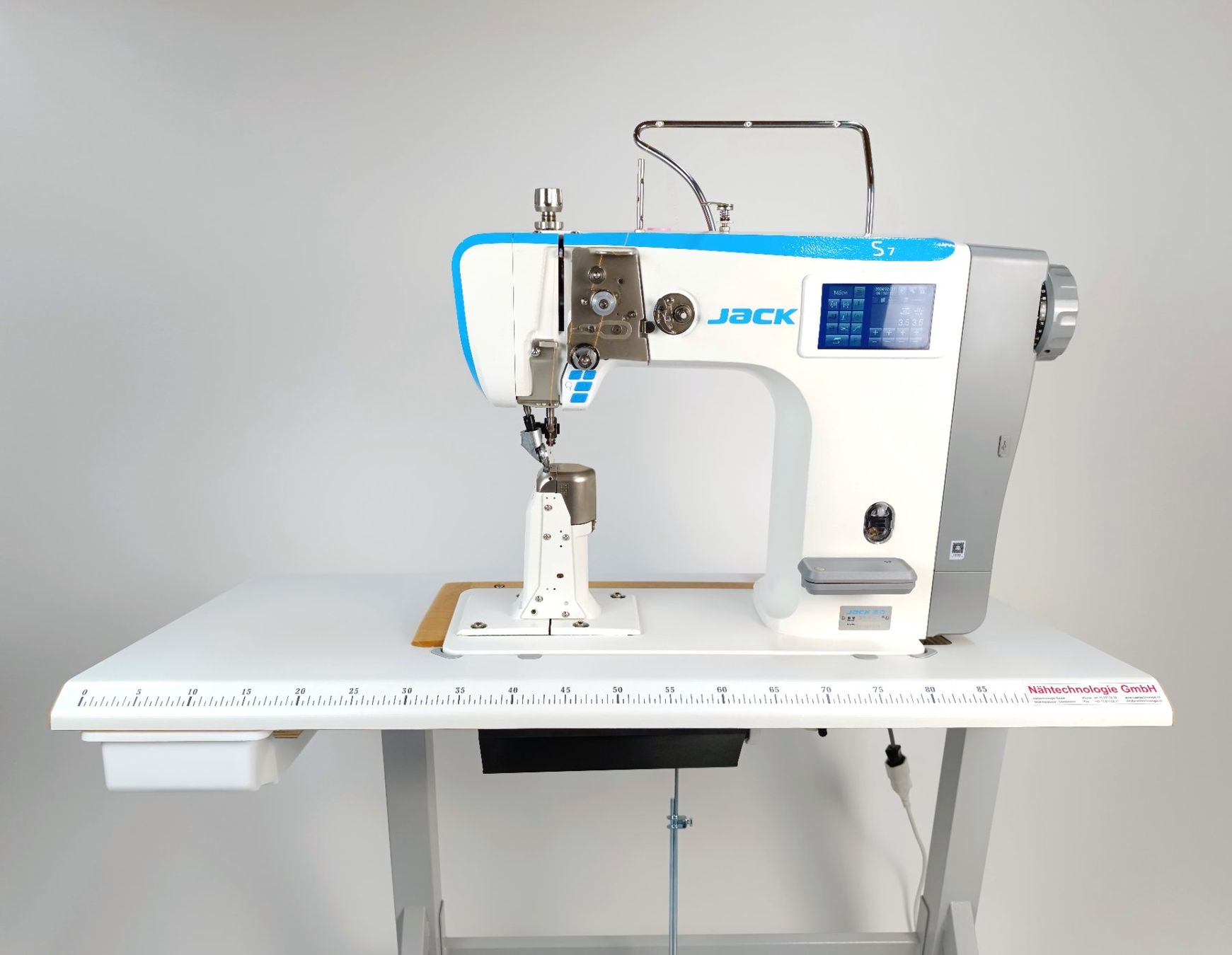 Jack Macchine da cucire: Säulen Industrienähmaschine JACK S7 – Nuovo e nell'imballaggio originale da Rehetobel venduto da dani034 1