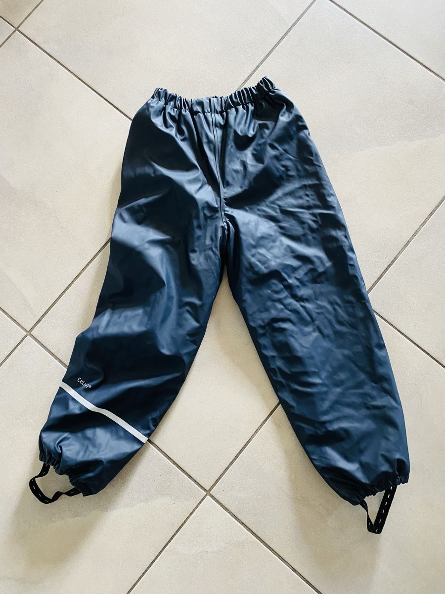 Pantaloni: Matschhose Gr 130 – Usato da Murten venduto da juliagnaedinger