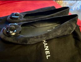 Chanel Camellia klassische Ballerinas, neu marineblaues 39.5