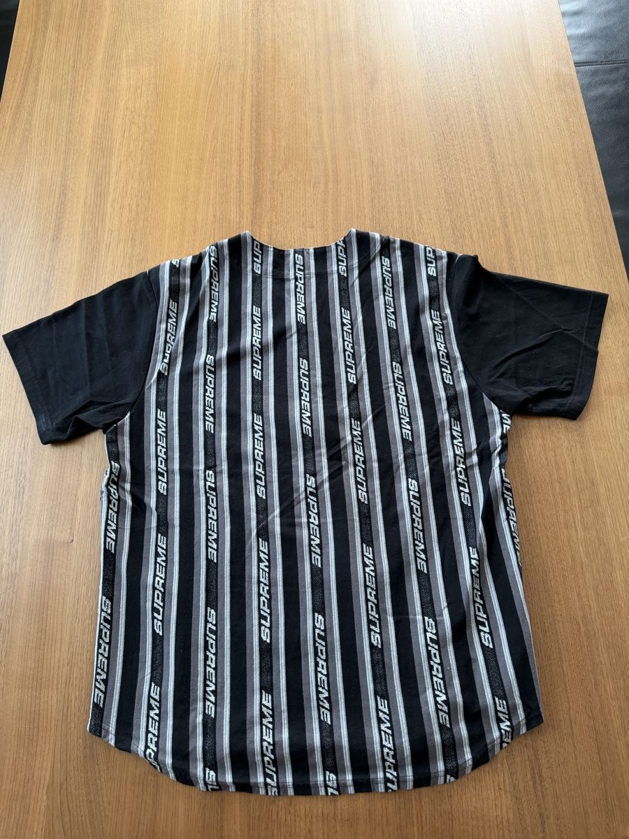 Camicie: Supreme Baseball Jersey schwarz/grau, Grösse M – Usato da Goldau venduto da filiorum 3