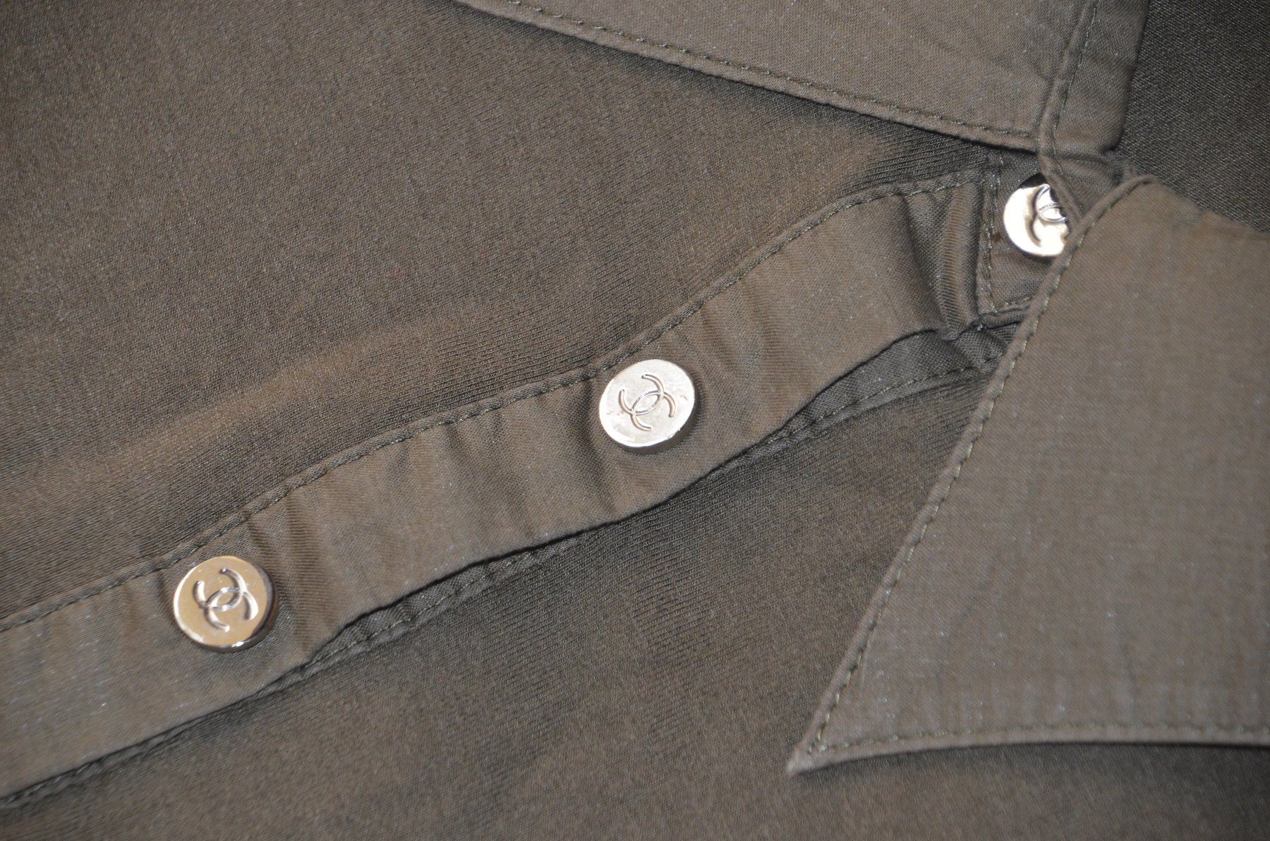 Chanel T-shirt: Chanel T-Shitrt Polo L – Usato da Collonges venduto da Auganien 2