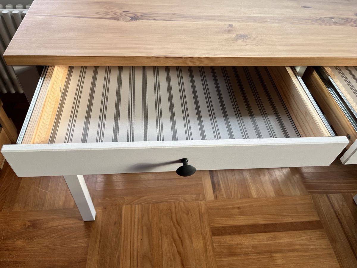 Ikea Scrivanie: IKEA Hemnes Schreibtisch – Usato da Elgg venduto da Tamlyn 3