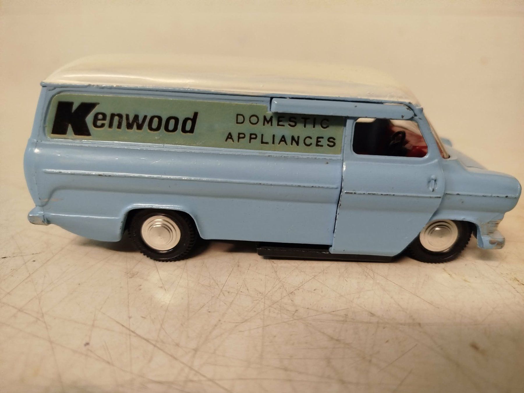 Dinky Toys Modellini d'auto: Dinky Toys Ford Transit Van – Usato da La Chaux-de-Fonds venduto da Emmaus2300CDF 5