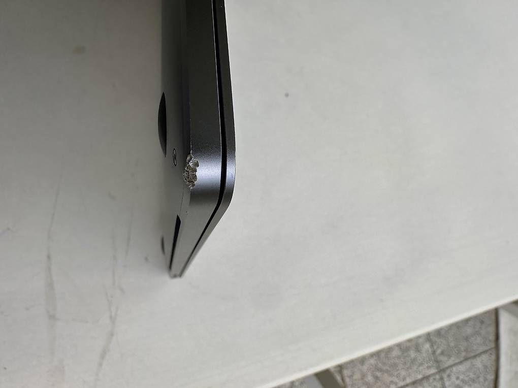 Portables: Apple MacBook Pro 15 (2019) + Magic Mouse 2 – D'occasion à Luzern par mar_f8ks 4