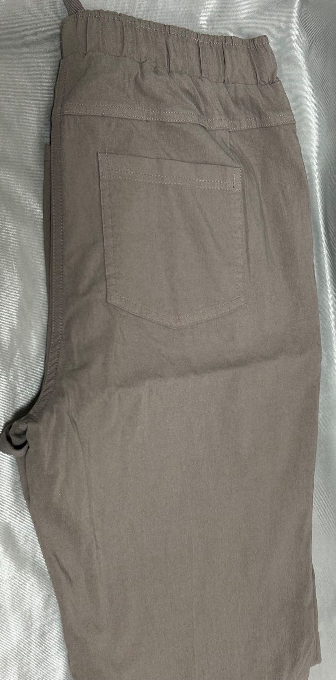 Pantaloni: ***hellbraun Stretch-Hose L*** neuwertig – Nuovo (secondo la descrizione) da Winterthur venduto da stella67