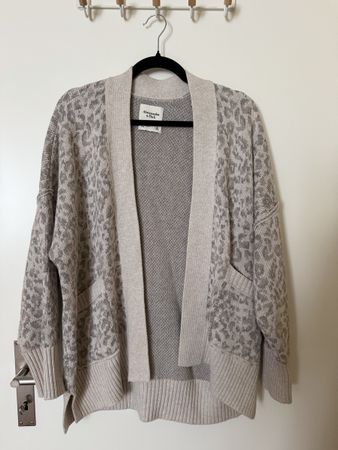 Cardigan Abercrombie & Fitch Leo Muster Grösse XL beige