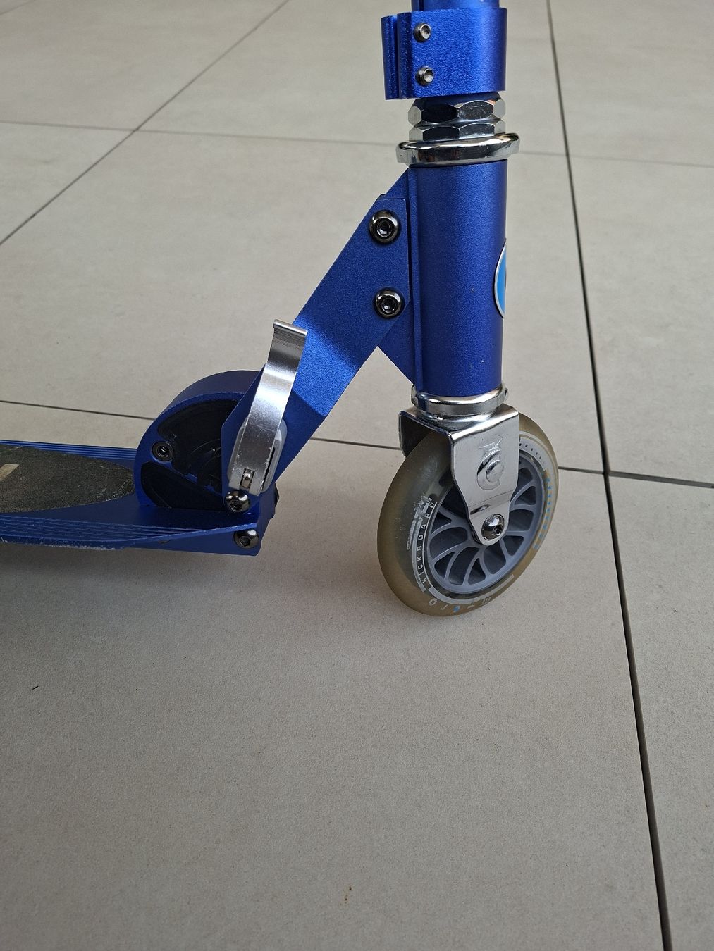 Micro Kickboard: Micro Scooter Blau 65 bis 95cm Lenkerhöhe  – Usato da Neukirch-Egnach venduto da Martin2019 1