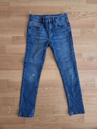 Jeanshose Gr. 140 Skinny, sehr guter Zustand