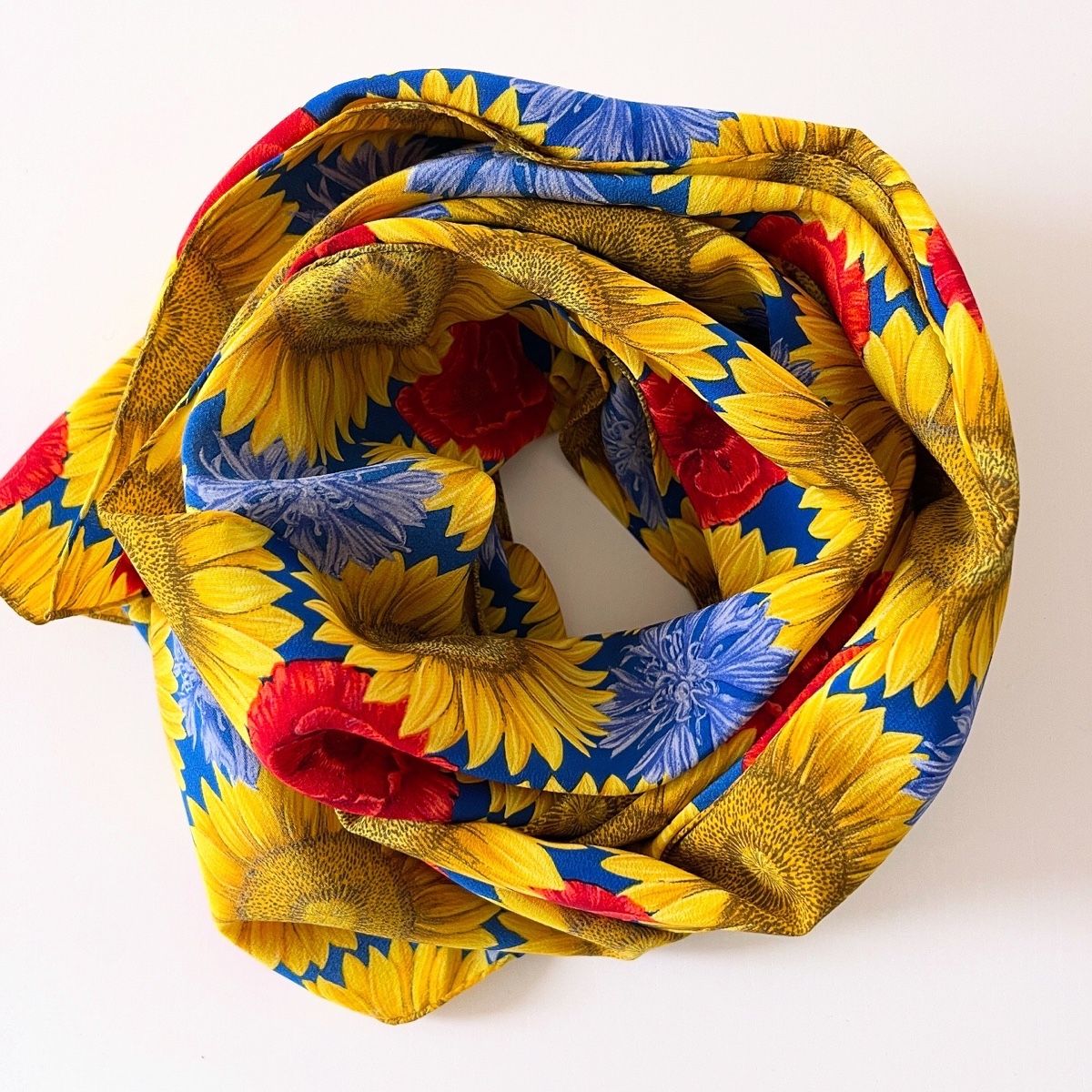 Fabric Frontline Foulard & Sciarpe: FABRIC FRONTLINE Silk Scarf – Nuovo (secondo la descrizione) da Freienbach venduto da Avviivva_Shop