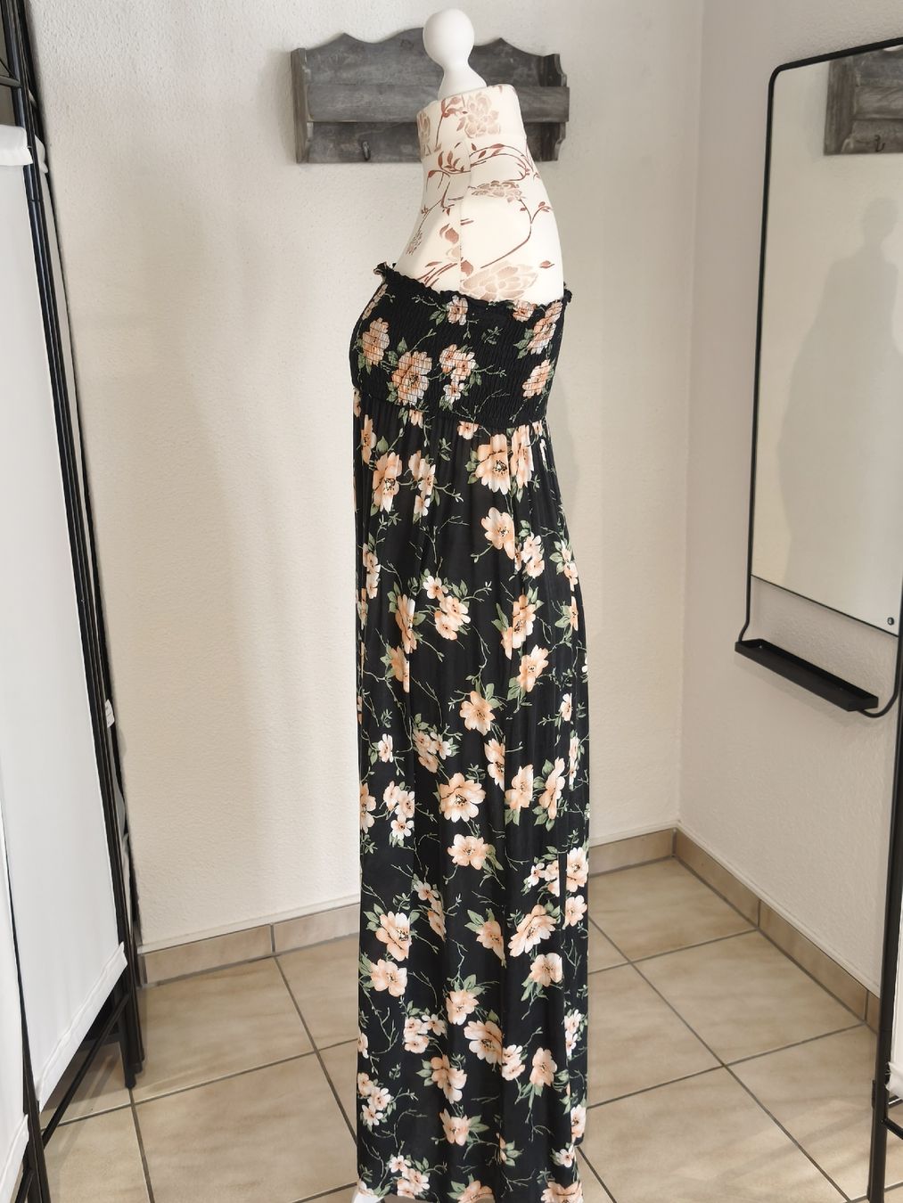 Vestiti: Sommer Kleid, Blumenmuster, Gr.M – Usato da Emmetten venduto da SecondhandSiska 1